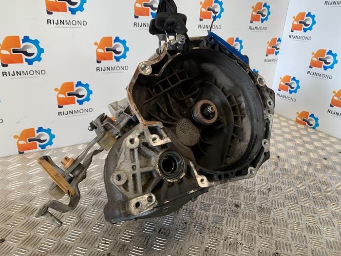 Usagé Boîte de vitesse Opel Corsa E 1.4 16V Prix € 242,00 Prix TTC proposé par Autodemontage Rijnmond BV