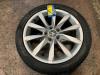 Wheel + winter tyre from a Volkswagen Golf VII (AUA), 2012 / 2021 1.6 TDI BlueMotion 16V, Hatchback, Diesel, 1.598cc, 81kW (110pk), FWD, CXXB, 2014-12 / 2017-03 2016