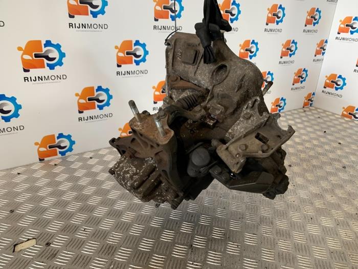 Gearbox from a Fiat Punto II (188) 1.3 JTD 16V 2004
