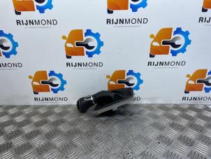 Used Gear stick Volkswagen Golf VII (AUA) 1.6 TDI BlueMotion 16V Price on request offered by Autodemontage Rijnmond BV