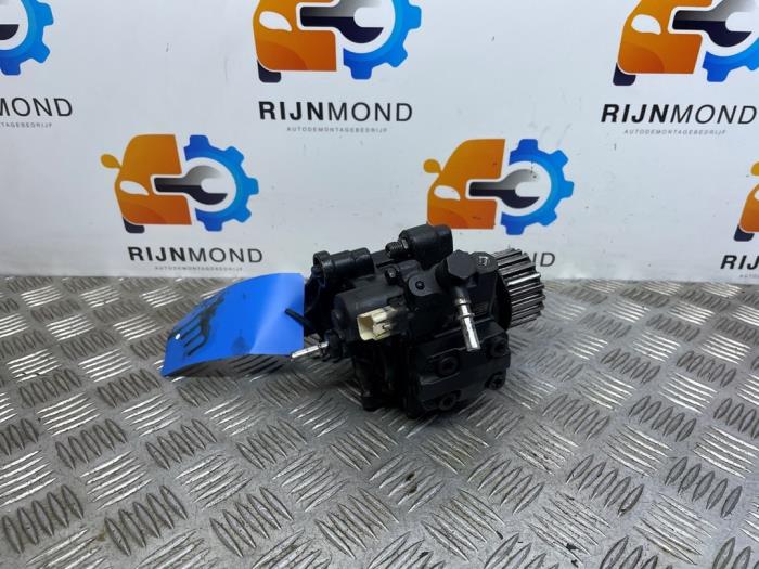 Usagé Pompe carburant mécanique Mercedes A (W176) 1.5 A-180 CDI, A-180d 16V Prix € 75,00 Règlement à la marge proposé par Autodemontage Rijnmond BV