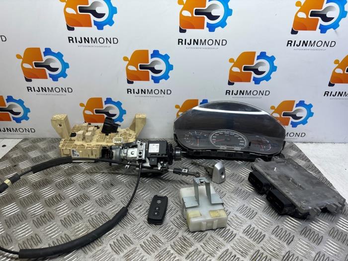 Used Ignition lock + computer Suzuki Swift (ZA/ZC/ZD1/2/3/9) 1.5 VVT 16V Price € 150,00 Margin scheme offered by Autodemontage Rijnmond BV