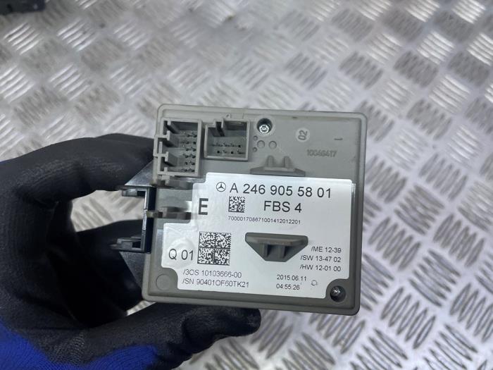 Ignition lock + computer from a Mercedes-Benz B (W246/W242) 1.5 B-180 CDI,d 16V 2015