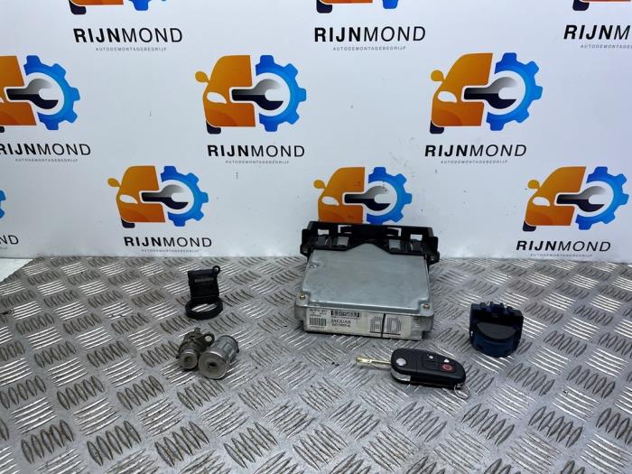Used Ignition lock + computer Jaguar X-type 2.1 V6 24V Price on request offered by Autodemontage Rijnmond BV