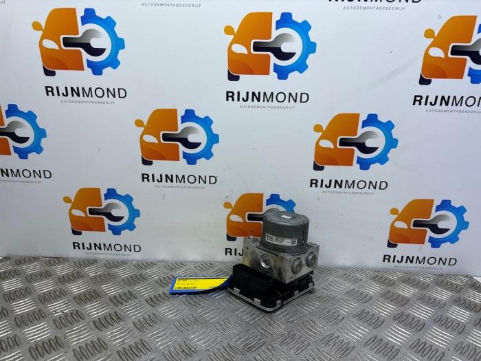Begagnade ABS-pump Volkswagen Caddy IV 2.0 TDI 102 Pris på förfrågan erbjuds av Autodemontage Rijnmond BV