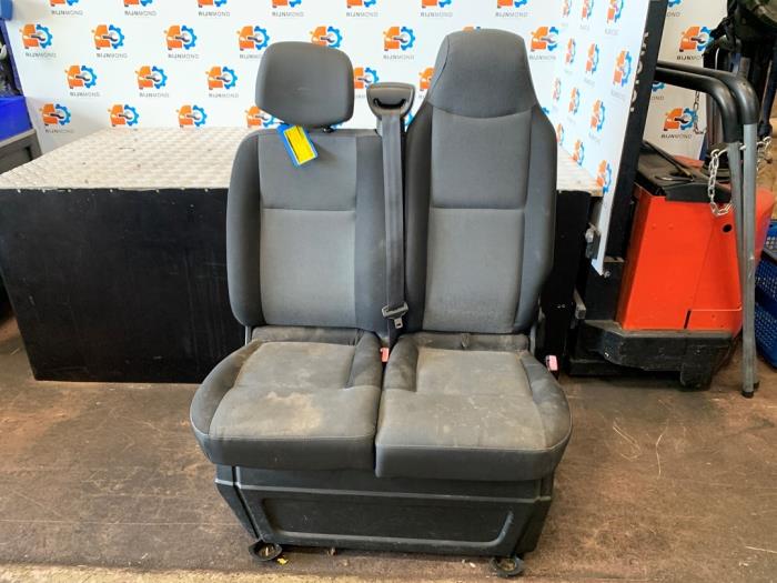Używane Fotel prawy Renault Master III (MA/MB/MC/MD/MH/MF/MG/MH) 2.3 dCi 16V Cena na żądanie oferowane przez Autodemontage Rijnmond BV