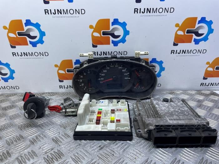 Used Ignition lock + computer Renault Master III (MA/MB/MC/MD/MH/MF/MG/MH) 2.3 dCi 16V Price € 350,00 Margin scheme offered by Autodemontage Rijnmond BV