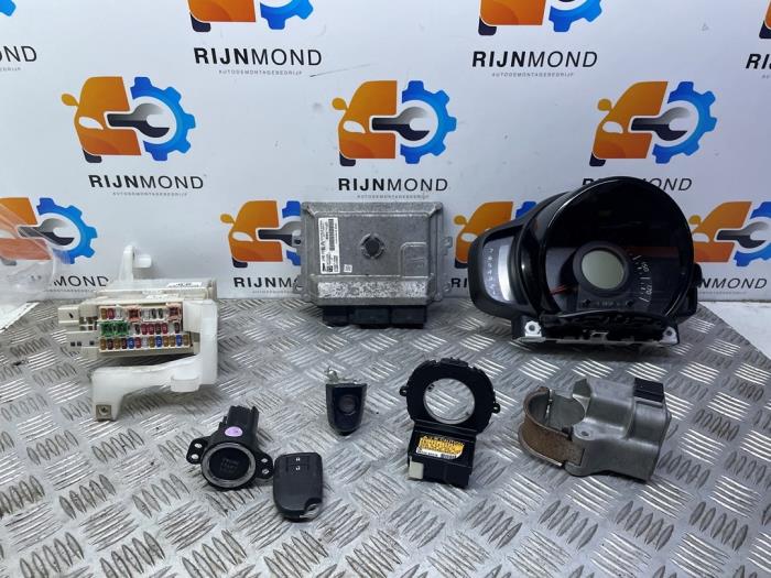 Used Ignition lock + computer Citroen C1 1.2 PureTech 82 12V Price on request offered by Autodemontage Rijnmond BV
