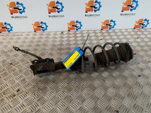 Used Fronts shock absorber, left Ford Fiesta 6 (JA8) 1.0 EcoBoost 12V 100 Price on request offered by Autodemontage Rijnmond BV