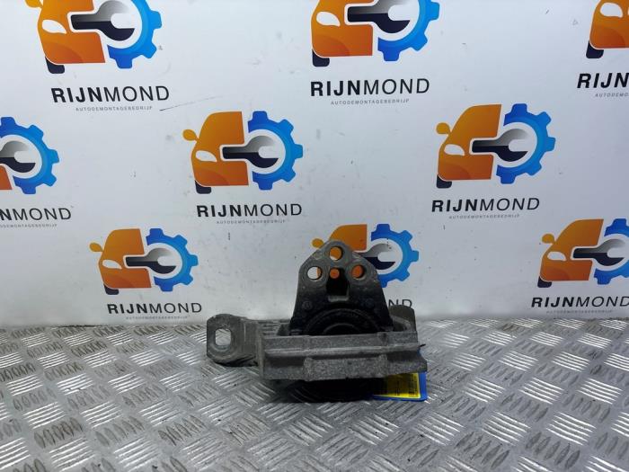 Used Engine mount Ford Focus 3 Wagon 1.5 TDCi Price on request offered by Autodemontage Rijnmond BV