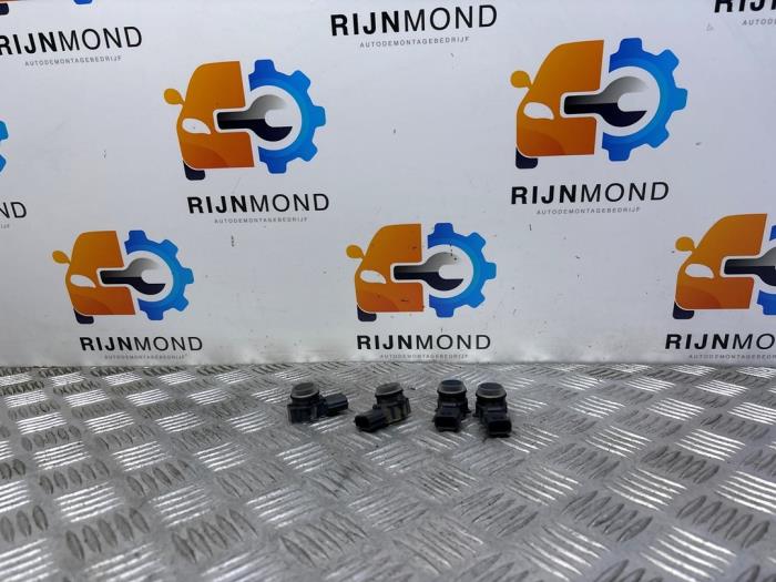 Gebrauchte PDC Sensor Set Renault Captur I (2R) 0.9 Energy TCE 12V Preis € 121,00 Mit Mehrwertsteuer angeboten von Autodemontage Rijnmond BV