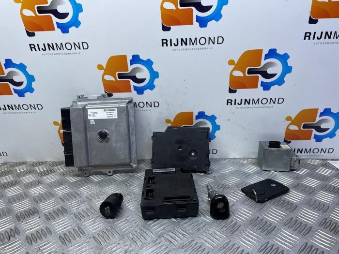 Used Ignition lock + computer Renault Captur I (2R) 0.9 Energy TCE 12V Price € 302,50 Inclusive VAT offered by Autodemontage Rijnmond BV