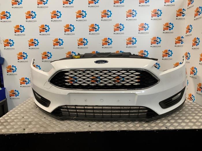 Usados Parachoques Ford Focus 3 1.0 Ti-VCT EcoBoost 12V 100 Precio € 544,50 IVA incluido ofrecido por Autodemontage Rijnmond BV