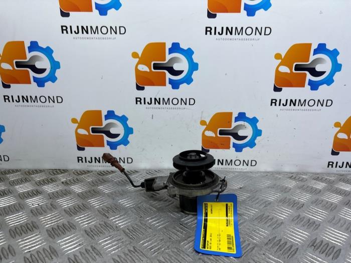 Begagnade Vattenpump Audi A3 Sportback (8VA/8VF) 2.0 TDI 16V Pris på förfrågan erbjuds av Autodemontage Rijnmond BV