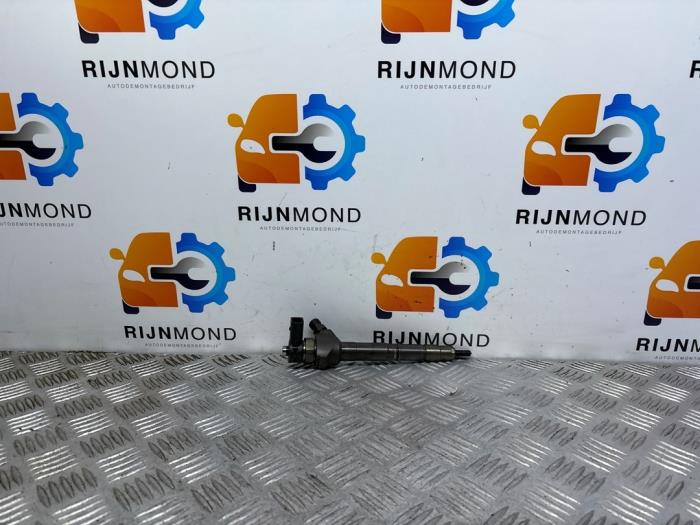 Usagé Injecteurs Audi A3 Sportback (8VA/8VF) 2.0 TDI 16V Prix € 39,98 Règlement à la marge proposé par Autodemontage Rijnmond BV