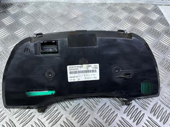 Ignition lock + computer from a Opel Combo 1.3 CDTI 16V ecoFlex 2015
