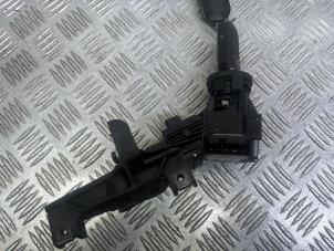 Ignition lock + computer from a Opel Combo 1.3 CDTI 16V ecoFlex 2015