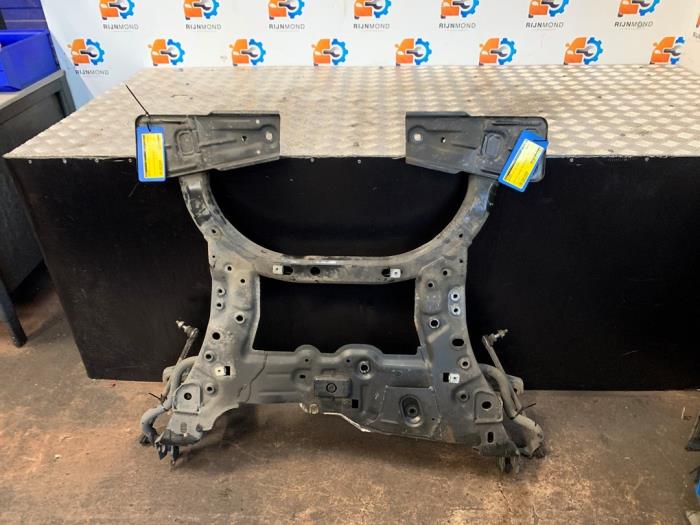 Usagé Faux châssis Mercedes CLA (117.3) 1.6 CLA-180 16V Prix € 181,50 Prix TTC proposé par Autodemontage Rijnmond BV