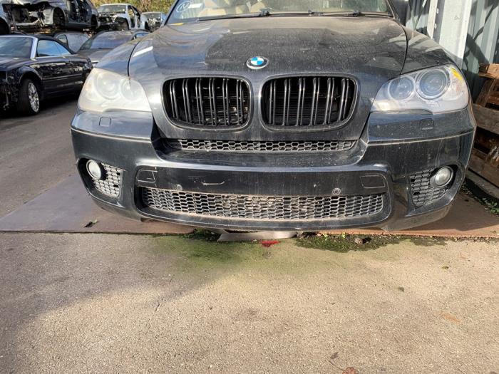 Usados Parachoques BMW X5 (E70) xDrive 40d 3.0 24V Precio € 665,50 IVA incluido ofrecido por Autodemontage Rijnmond BV