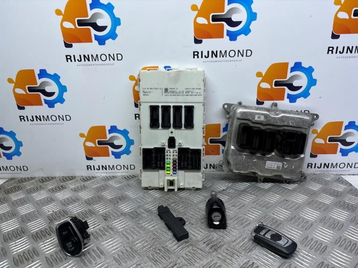 Used Ignition lock + computer BMW 3 serie (F30) 316i 1.6 16V Price € 400,00 Margin scheme offered by Autodemontage Rijnmond BV
