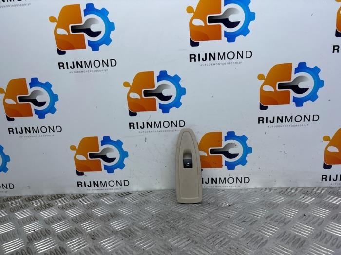 Usados Interruptor de ventanilla eléctrica BMW 3 serie (F30) 316i 1.6 16V Precio € 10,00 Norma de margen ofrecido por Autodemontage Rijnmond BV