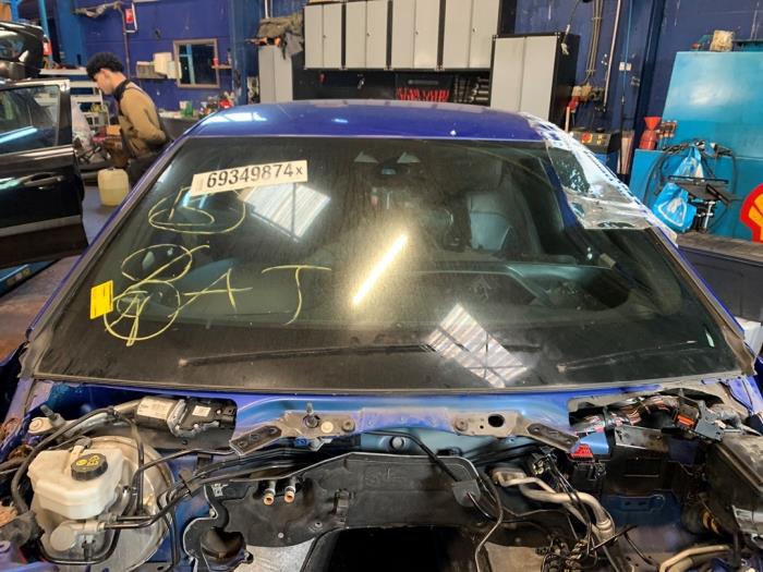 Gebrauchte Windschutzscheibe Jaguar XE 2.0d 180 16V Preis auf Anfrage angeboten von Autodemontage Rijnmond BV