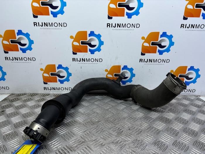 Gebrauchte Intercooler Schlauch Jaguar XE 2.0d 180 16V Preis auf Anfrage angeboten von Autodemontage Rijnmond BV