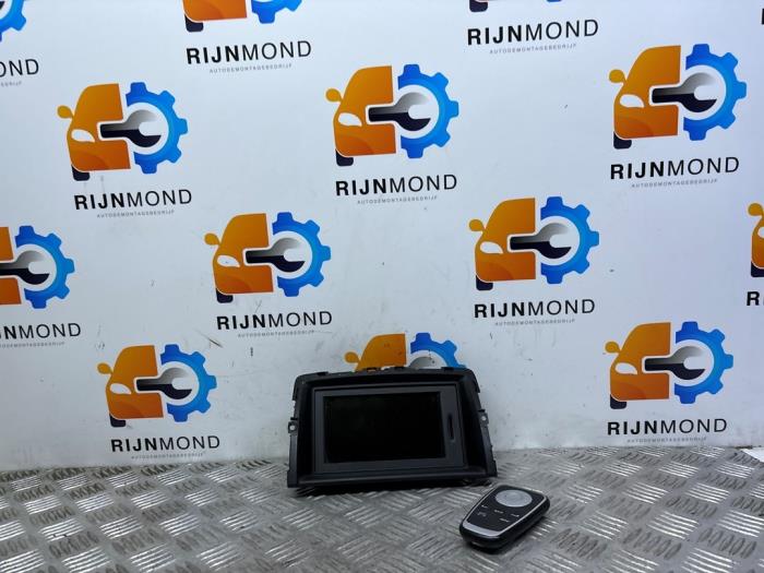 Gebrauchte Navigation Display Opel Vivaro 2.5 CDTI 16V Preis € 150,00 Margenregelung angeboten von Autodemontage Rijnmond BV