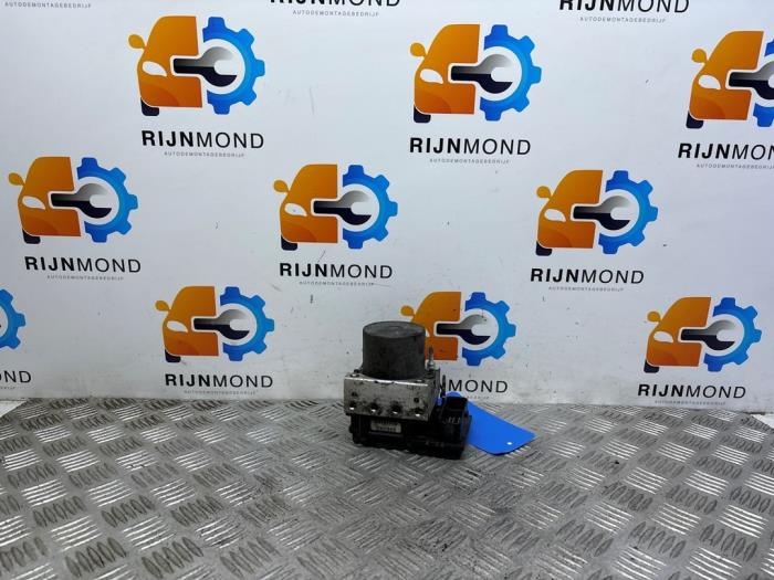 Gebrauchte ABS Pumpe Nissan NV 200 (M20M) 1.5 dCi 86 Preis € 40,00 Margenregelung angeboten von Autodemontage Rijnmond BV