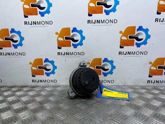 Used Engine mount BMW 5 serie (F10) 520d 16V Price on request offered by Autodemontage Rijnmond BV