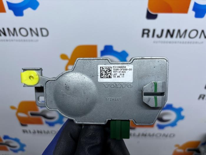 Used Ignition lock + computer Volvo XC60 I (DZ) 2.0 DRIVe 20V Price on request offered by Autodemontage Rijnmond BV