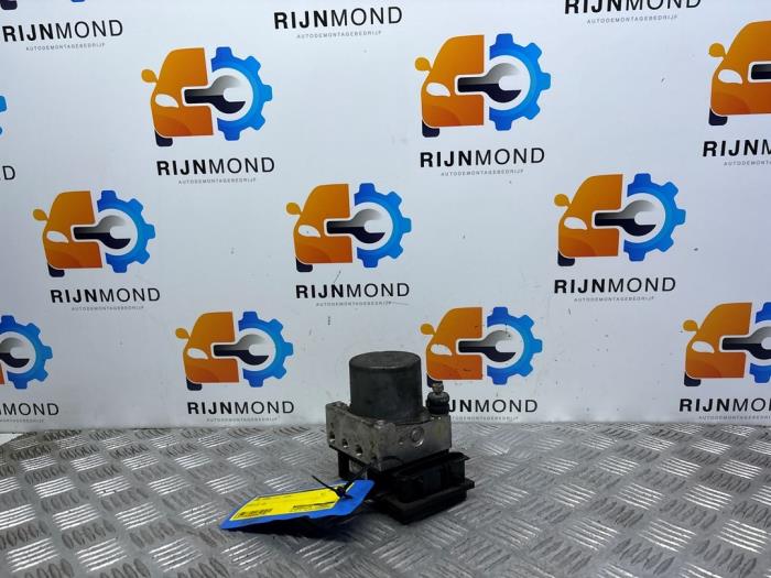 Begagnade ABS-pump Opel Combo (Corsa C) 1.7 CDTi 16V Pris € 10,00 Marginaltabell erbjuds av Autodemontage Rijnmond BV