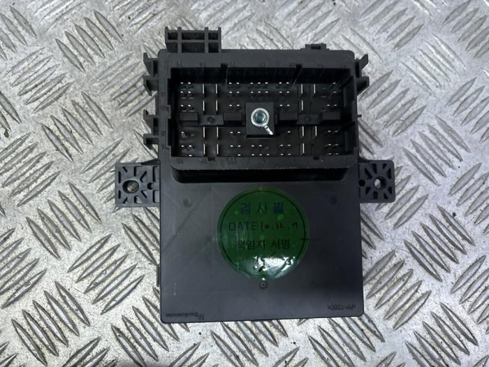 Ignition lock + computer from a Chevrolet Spark (M300) 1.0 16V Bifuel 2011