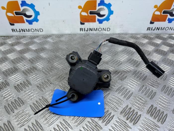 Begagnade Extra vattenpump Lexus CT 200h 1.8 16V Pris på förfrågan erbjuds av Autodemontage Rijnmond BV