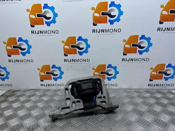 Gebrauchte Motorlager Ford Grand C-Max (DXA) 1.0 Ti-VCT EcoBoost 12V 125 Preis € 40,00 Margenregelung angeboten von Autodemontage Rijnmond BV