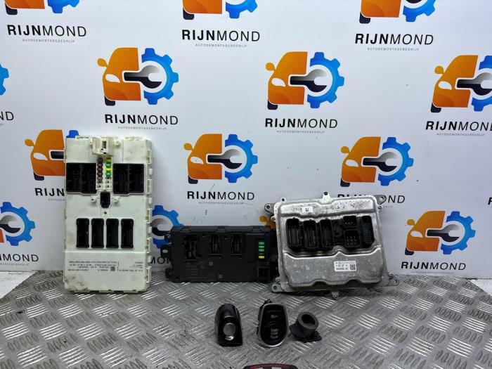 Used Ignition lock + computer BMW 1 serie (F20) 114i 1.6 16V Price on request offered by Autodemontage Rijnmond BV