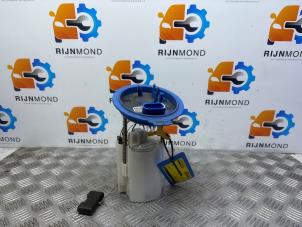Usagé Pompe à carburant Volkswagen Polo VI (AW1) 1.0 TSI 12V Prix € 70,00 Règlement à la marge proposé par Autodemontage Rijnmond BV