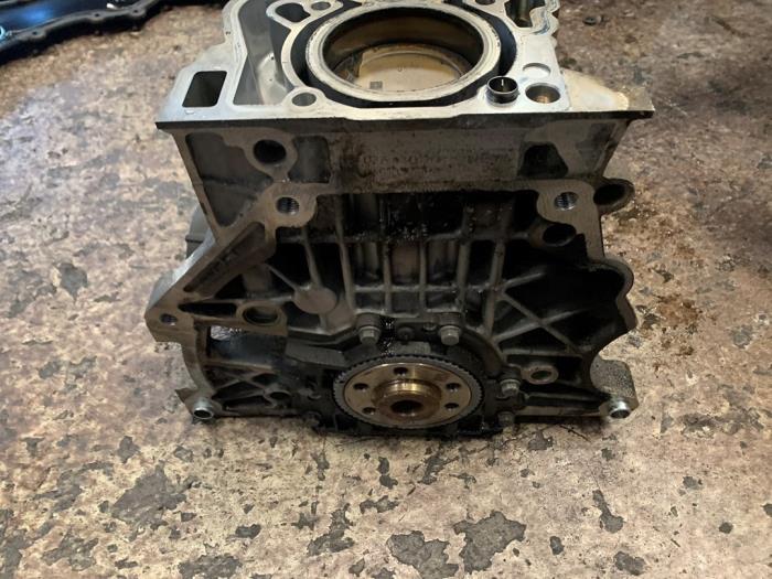 Engine crankcase from a Volkswagen Up! (121) 1.0 12V 60 2016