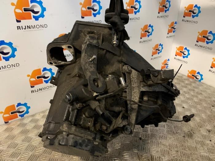 Getriebe van een Volkswagen Transporter T5 1.9 TDi 2007