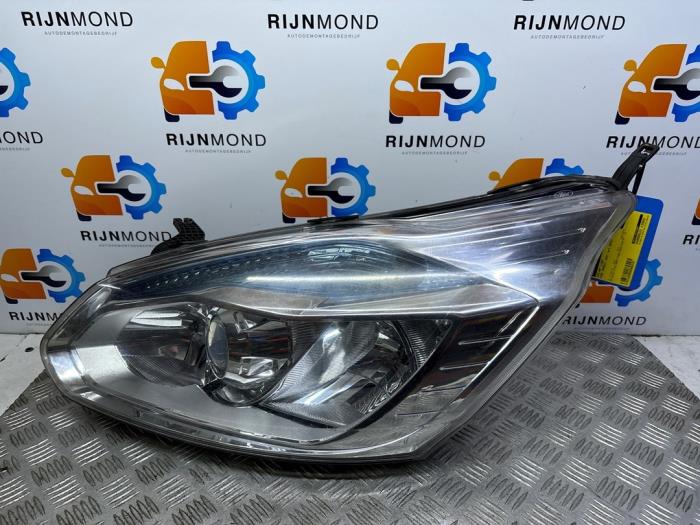 Używane Reflektor lewy Ford Transit Custom 2.2 TDCi 16V Cena € 180,00 Procedura marży oferowane przez Autodemontage Rijnmond BV