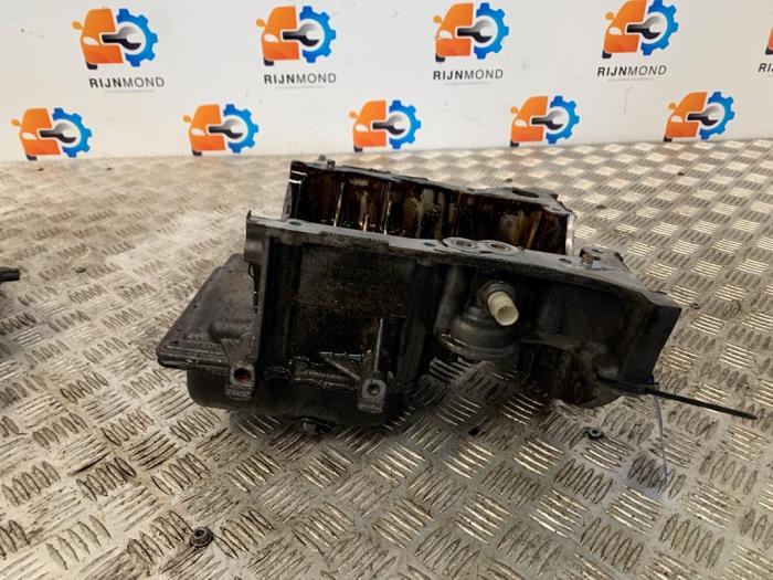 Używane Miska olejowa Kia Picanto (TA) 1.0 12V Cena na żądanie oferowane przez Autodemontage Rijnmond BV