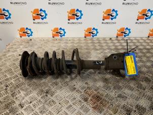 Usados Amortiguador izquierda delante Daihatsu Terios (J2) 1.5 16V DVVT 4x2 Euro 4 Precio de solicitud ofrecido por Autodemontage Rijnmond BV