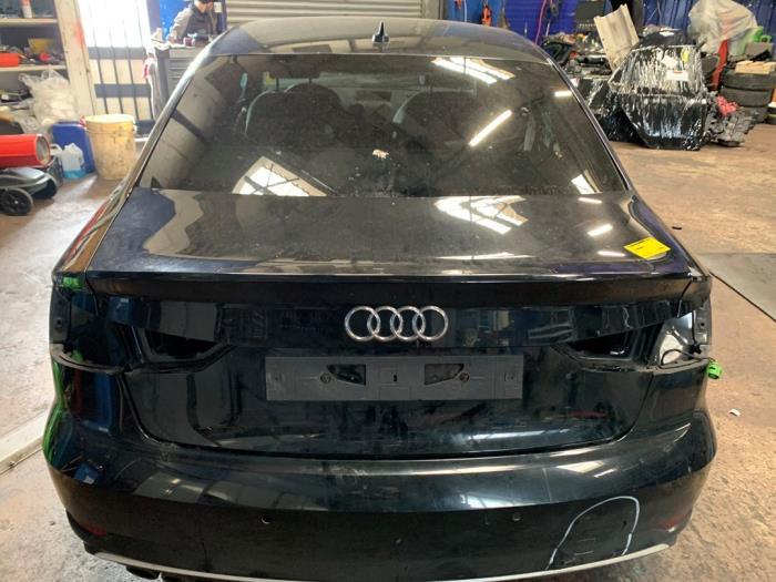 Używane Tylna klapa Audi A3 Limousine (8VS/8VM) 1.5 TFSI 16V Cena € 400,00 Procedura marży oferowane przez Autodemontage Rijnmond BV
