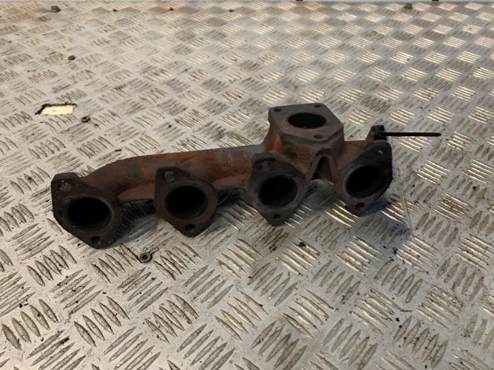 Exhaust manifold from a BMW 1 serie (F20) 116d 2.0 16V 2011