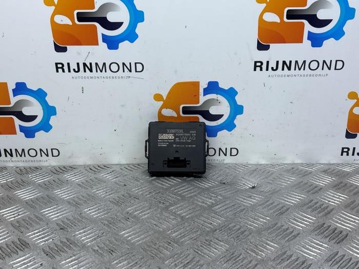 Używane Modul gateway Audi A3 Limousine (8VS/8VM) 1.5 TFSI 16V Cena € 35,00 Procedura marży oferowane przez Autodemontage Rijnmond BV