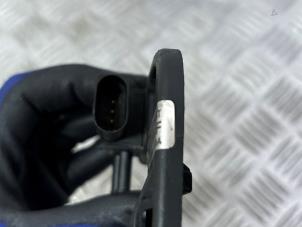 Boost pressure sensor from a Volkswagen Polo V (6R) 1.2 TDI 12V BlueMotion 2011