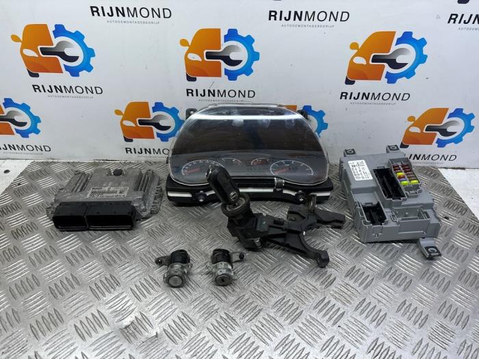 Used Ignition lock + computer Opel Combo 1.6 CDTI 16V Price on request offered by Autodemontage Rijnmond BV