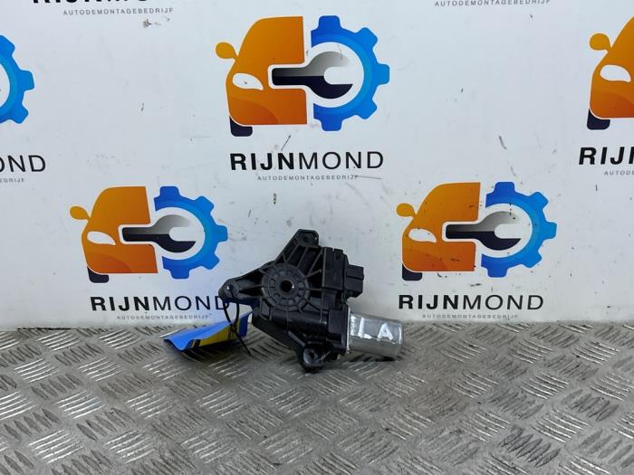 Usados Motor de ventanilla de puerta Mercedes C Estate (S205) C-180 1.6 16V BlueEfficiency Precio € 20,00 Norma de margen ofrecido por Autodemontage Rijnmond BV