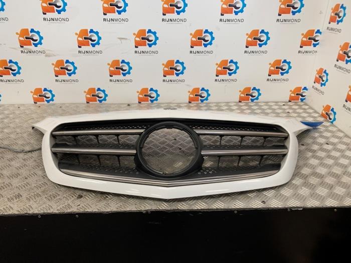 Begagnade Grill Mercedes Citan (415.6) 1.5 109 CDI Pris på förfrågan erbjuds av Autodemontage Rijnmond BV