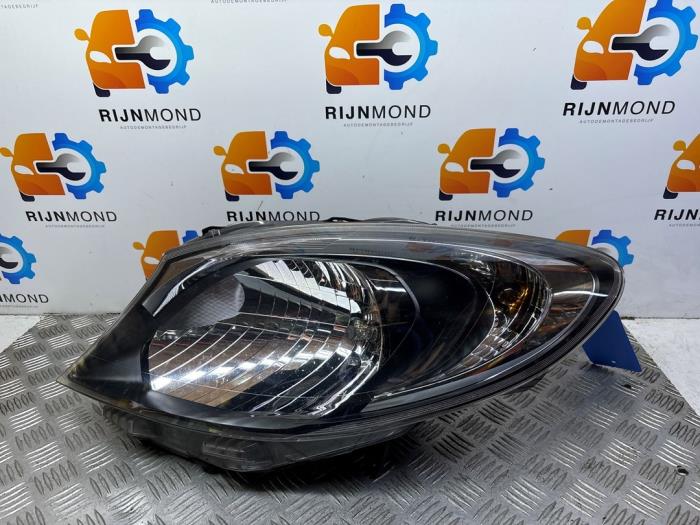 Używane Reflektor lewy Mercedes Citan (415.6) 1.5 109 CDI Cena € 175,00 Procedura marży oferowane przez Autodemontage Rijnmond BV